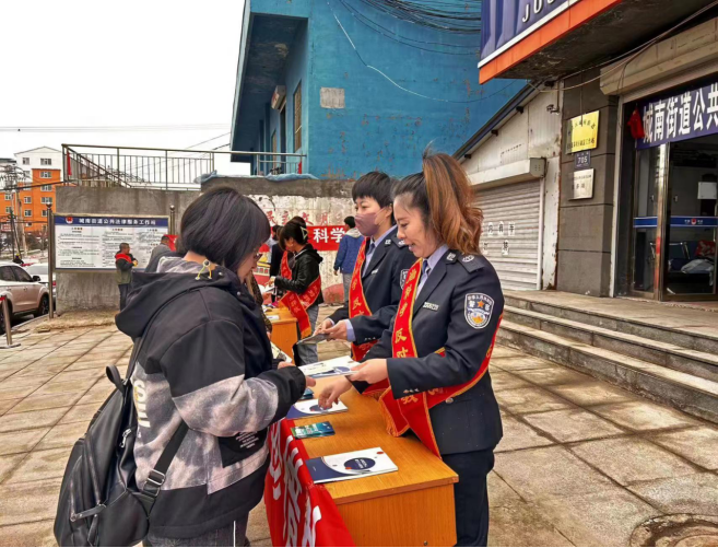 吉林浑江区积极打造“一地一亮点”项目 开展反邪教警示教育进社区活动388.png